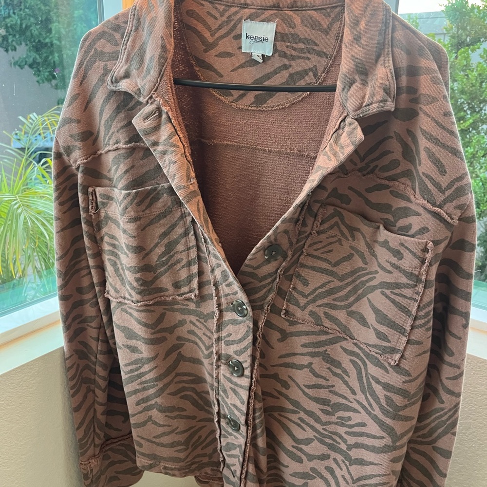 Kensie Brown Zebra Print Top M